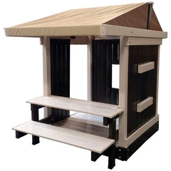 CONGO Clubhouse with Picnic Table